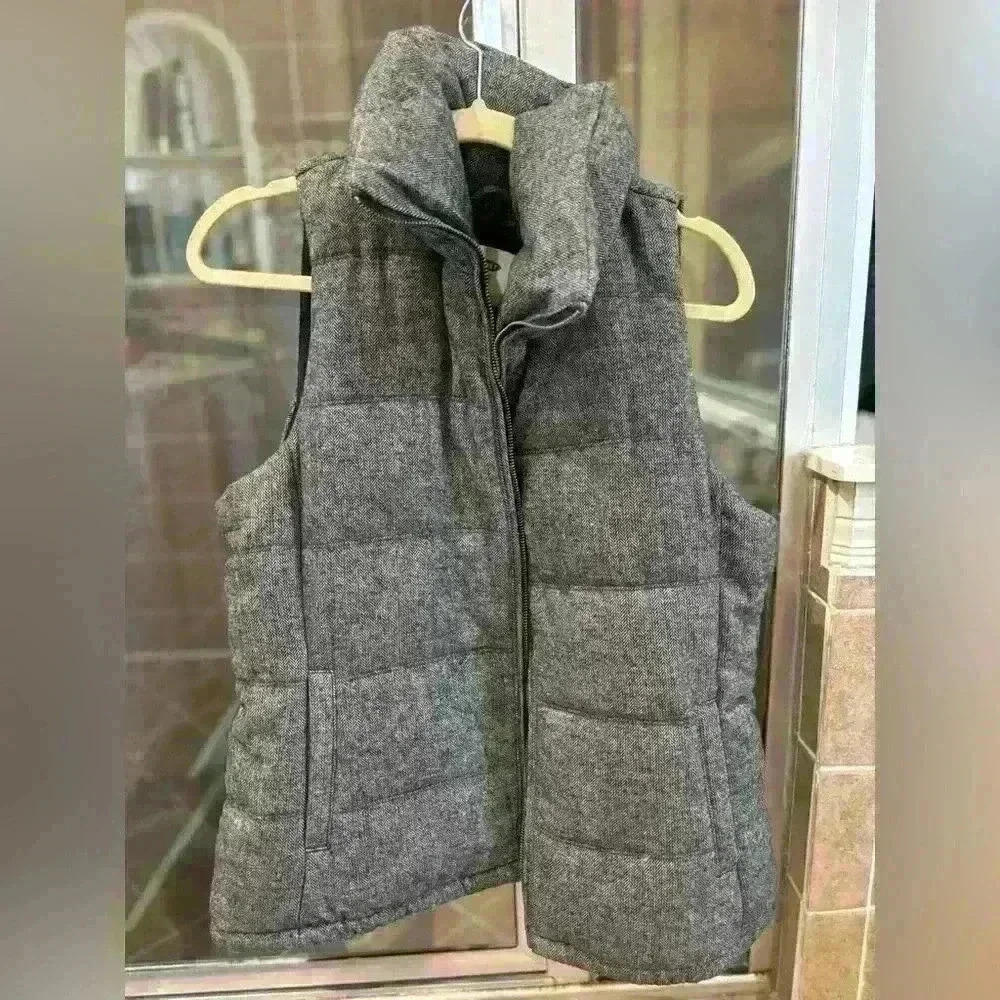 Grey Old Navy heavy vest in size Large.